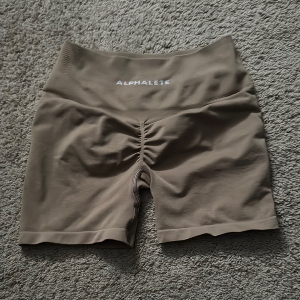 Alphalete Women's Beige Bike Shorts